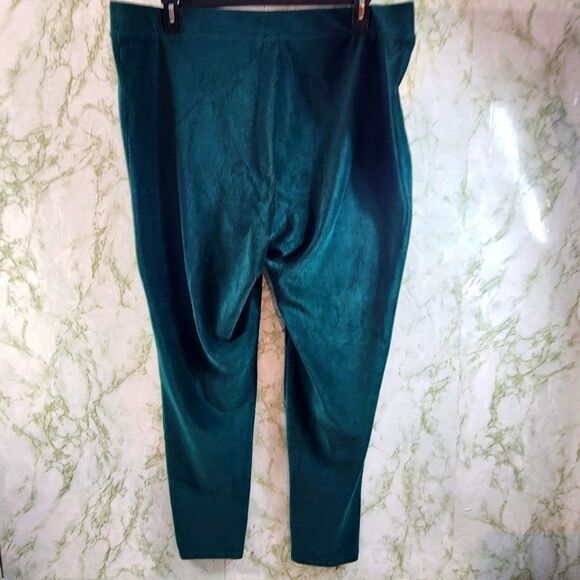 LuLaRoe Soft Green Ribbed Leggings - Picture 7 of 14